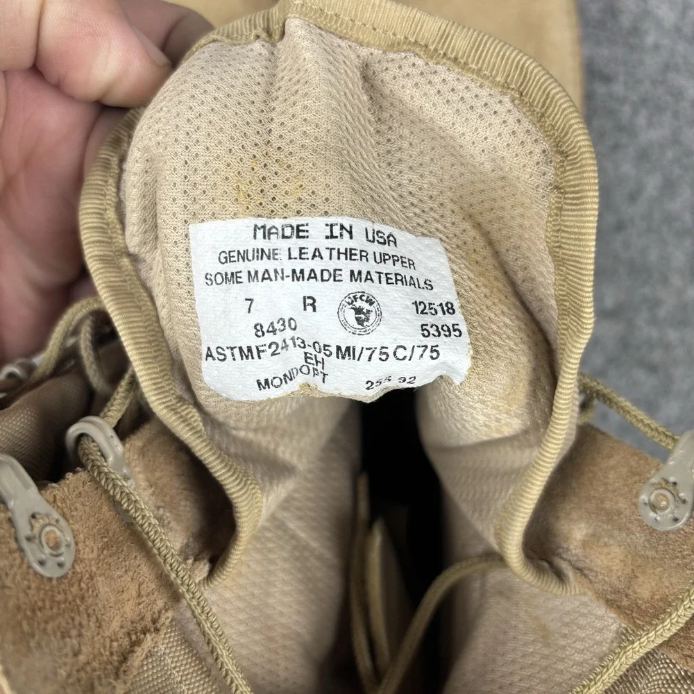US Military Combat Boots Mens 7R Vibram Sole Tan Desert Leather USA Made‎ Field
